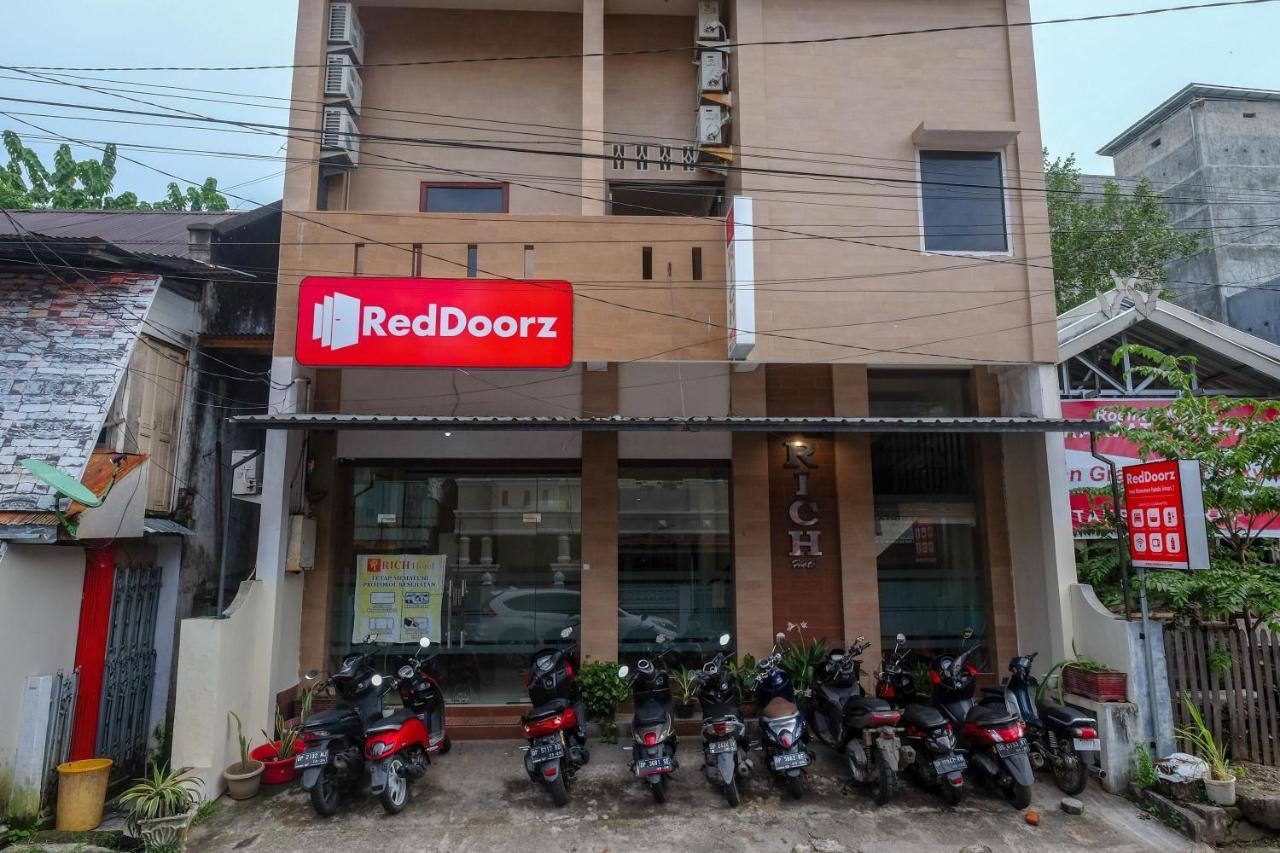 Reddoorz At Hotel Rich Parepare Near Pantai Mattirotasi Eksteriør billede